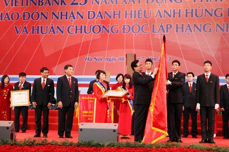 VietinBank recibe título de Héroe del Trabajo en su aniversario 25