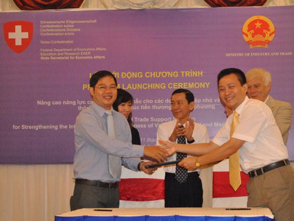 Elevan capacidad competitiva empresas pequeñas y medianas