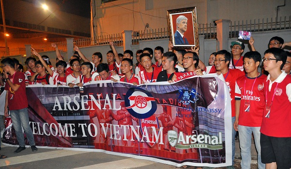 Arsenal y selección nacional de Vietnam se enfrentan en partido amistoso