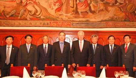 Hungría aprecia papel de Vietnam en la región y el mundo