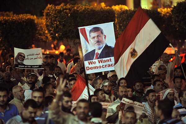 Gobierno interino de Egipto ordena disipar manifestantes