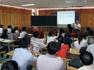 Seminario Internacional de nano física en Quy Nhon