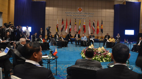 ASEAN discute visión del bloque para período posterior al 2015