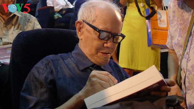 Hanoi en el corazón del investigador cultural Huu Ngoc