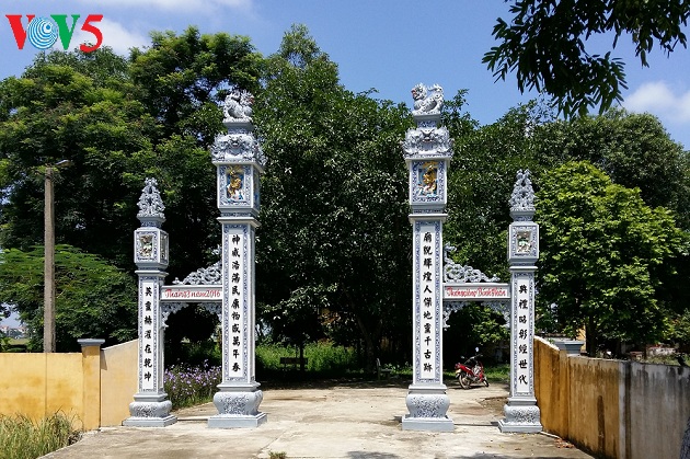Aldea de escultura de estatuas de Vu Lang