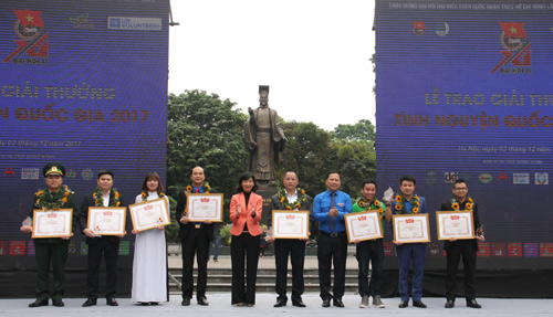 Vietnam entrega el Premio Nacional al Voluntariado 2017