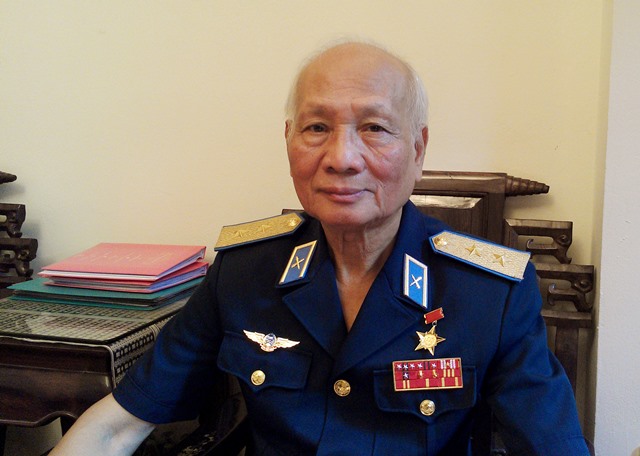 Nguyen Van Phiet, comandante contra dos aviones estadounidenses de B52