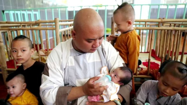 Thich Le Hieu, un venerable monje con actos altruistas