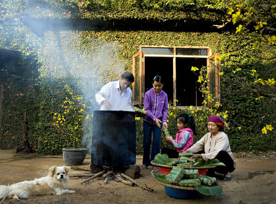 Costumbres tradicionales de familias vietnamitas en la Nochevieja