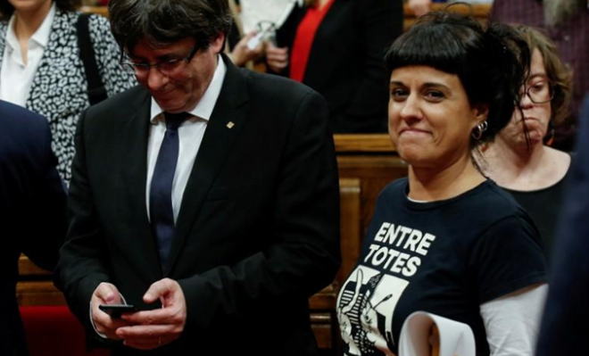 España ordena el arresto de ex diputada catalana exiliada en Suiza