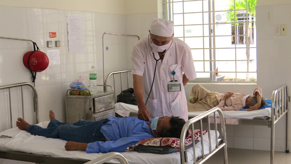 Dang The Vy, un médico dedicado a atender pacientes con tuberculosis