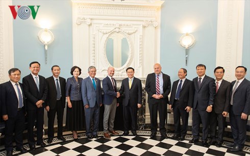 Empresas estadounidenses esperan promover sus actividades comerciales y de inversión en Vietnam