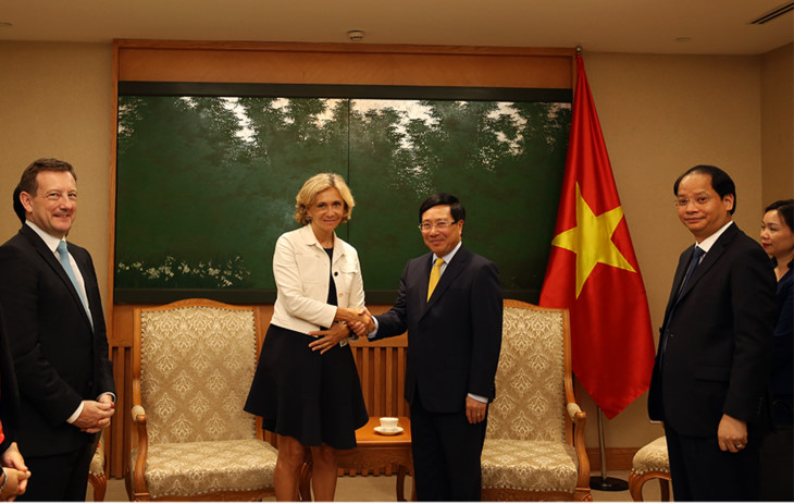 Vicepremier vietnamita recibe a presidenta de la región IIe-de-France