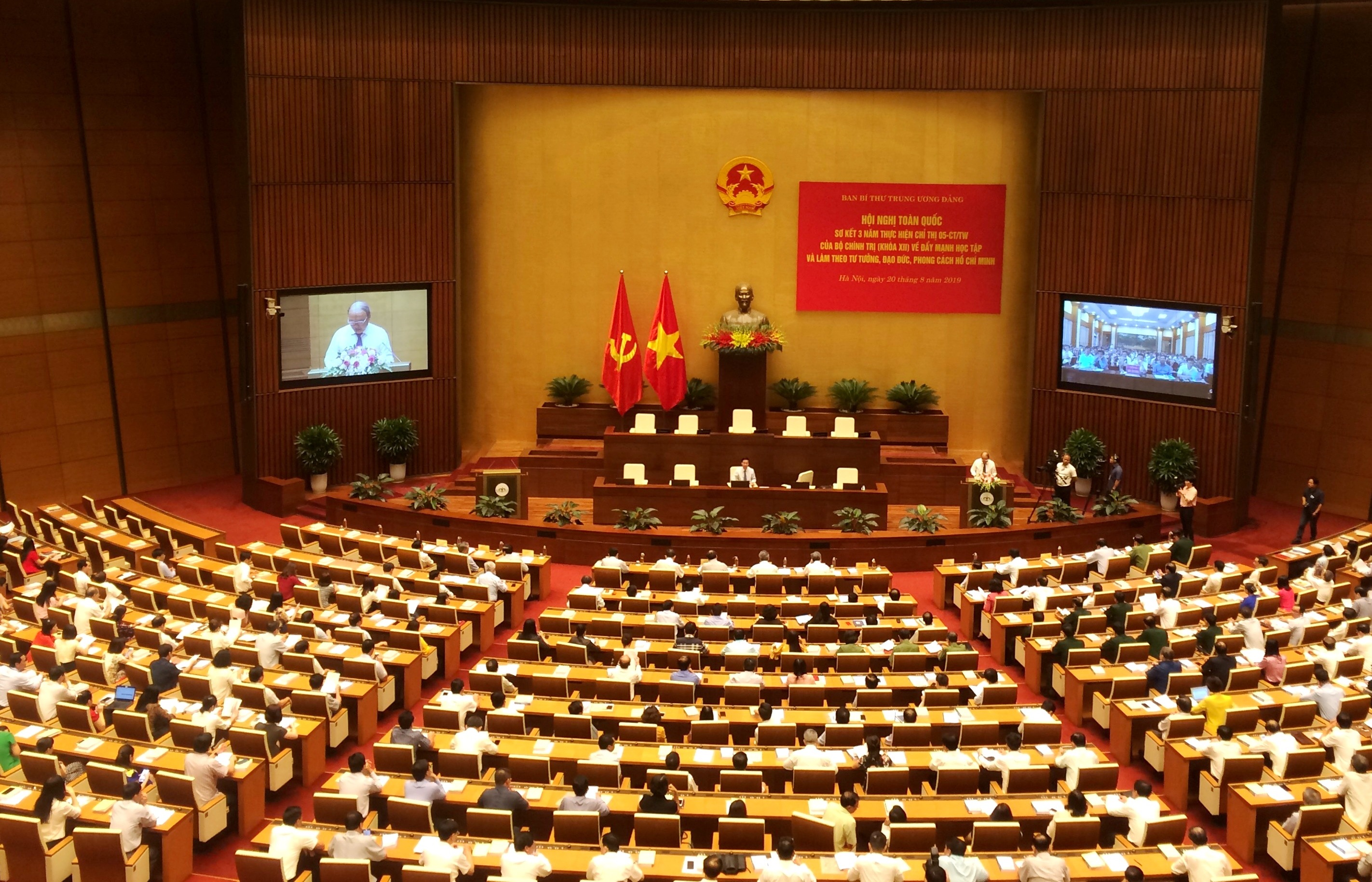 Valoran en Vietnam el seguimiento del ejemplo de Ho Chi Minh