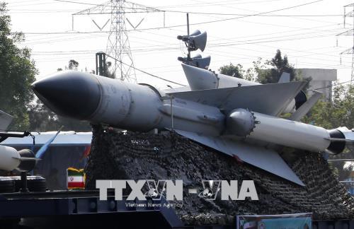 Irán muestra su capacidad defensiva en desfile militar