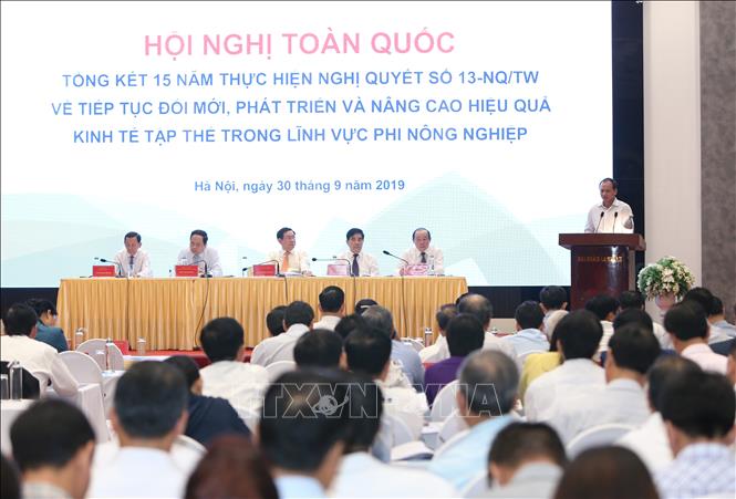 Vietnam evalúa el desarrollo de la economía colectiva en el sector no agrícola