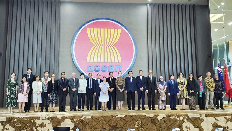 Vietnam asiste a reuniones del Grupo encargado de la Iniciativa para la Integración de la Asean