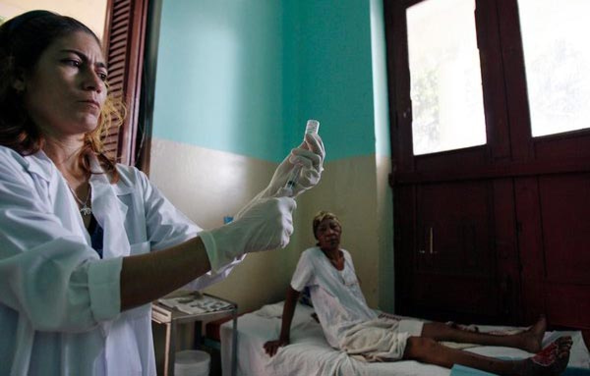 Condenan campaña de Estados Unidos contra cooperación médica internacional cubana