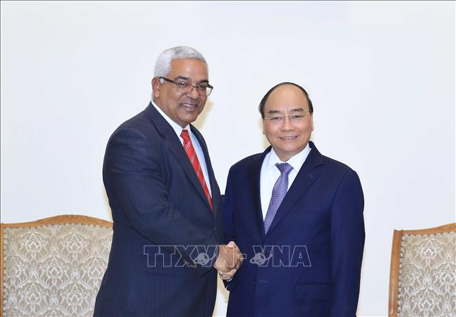Vietnam y Cuba afianzan cooperación en elaboración de leyes