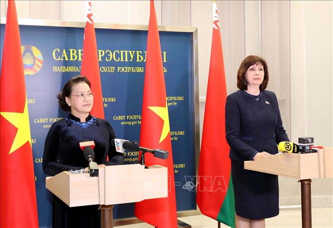 Vietnam y Bielorrusia abogan por promover la cooperación multifacética