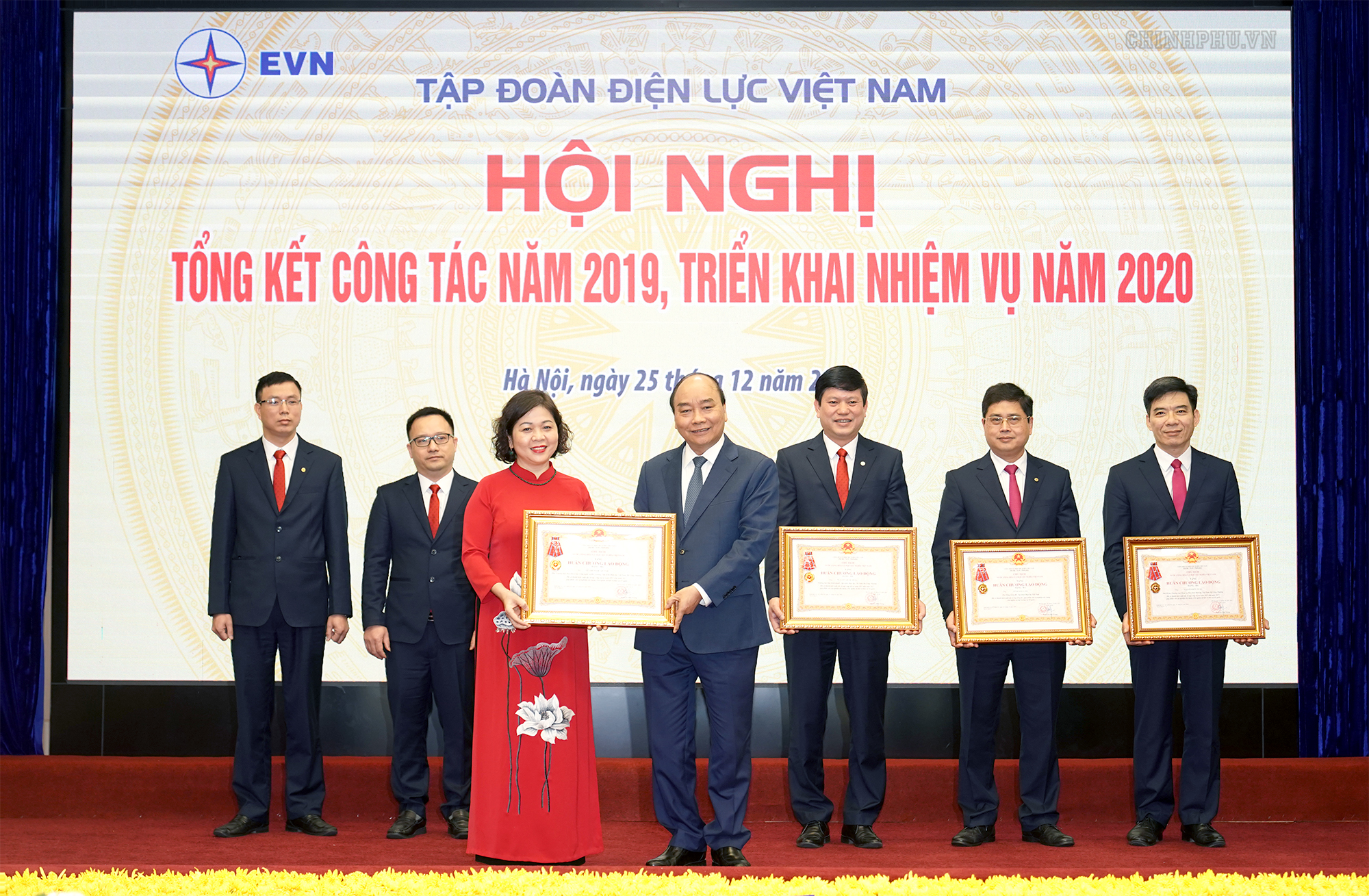 Pide premier vietnamita garantizar suministro de energía para el desarrollo socioeconómico del país