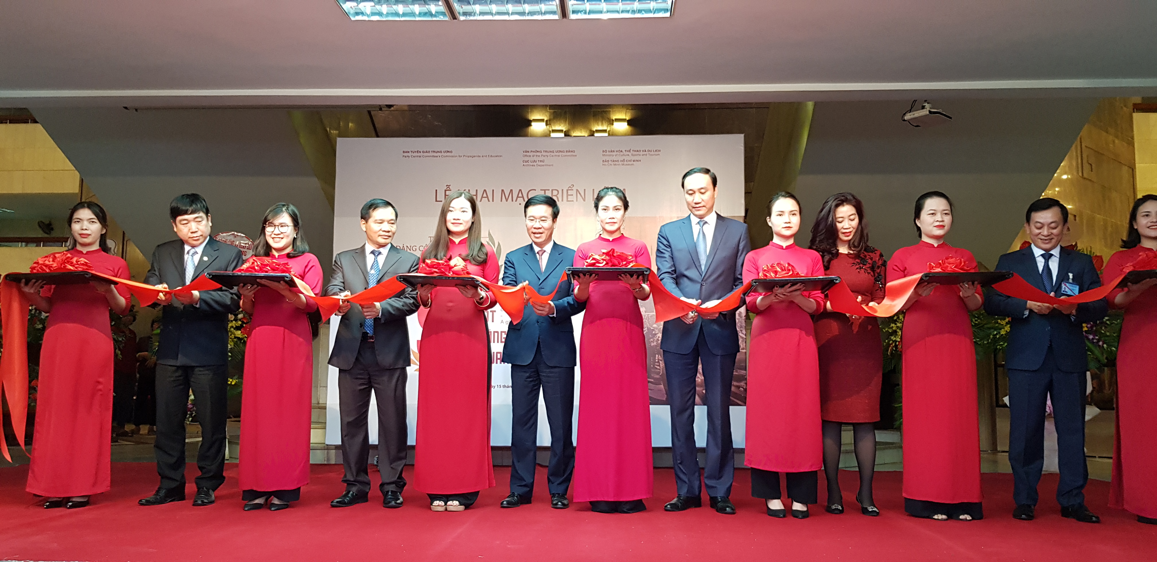 Efectúan en Hanói exposición sobre fundación del Partido Comunista de Vietnam
