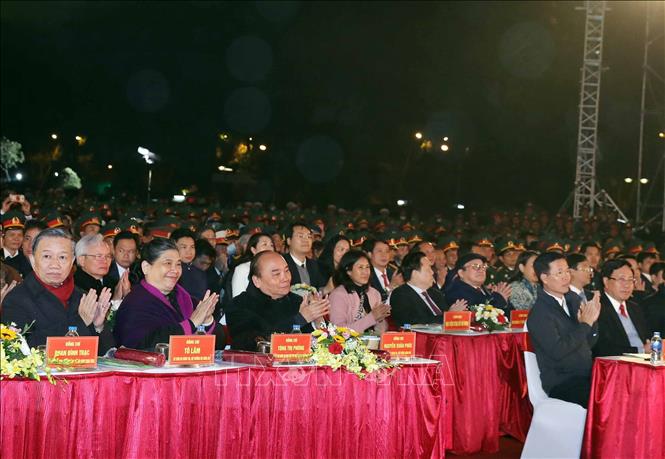 Celebran programa artístico por 90 años del Partido Comunista de Vietnam