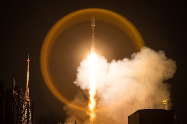 Rusia lanza con éxito 34 satélites OneWeb