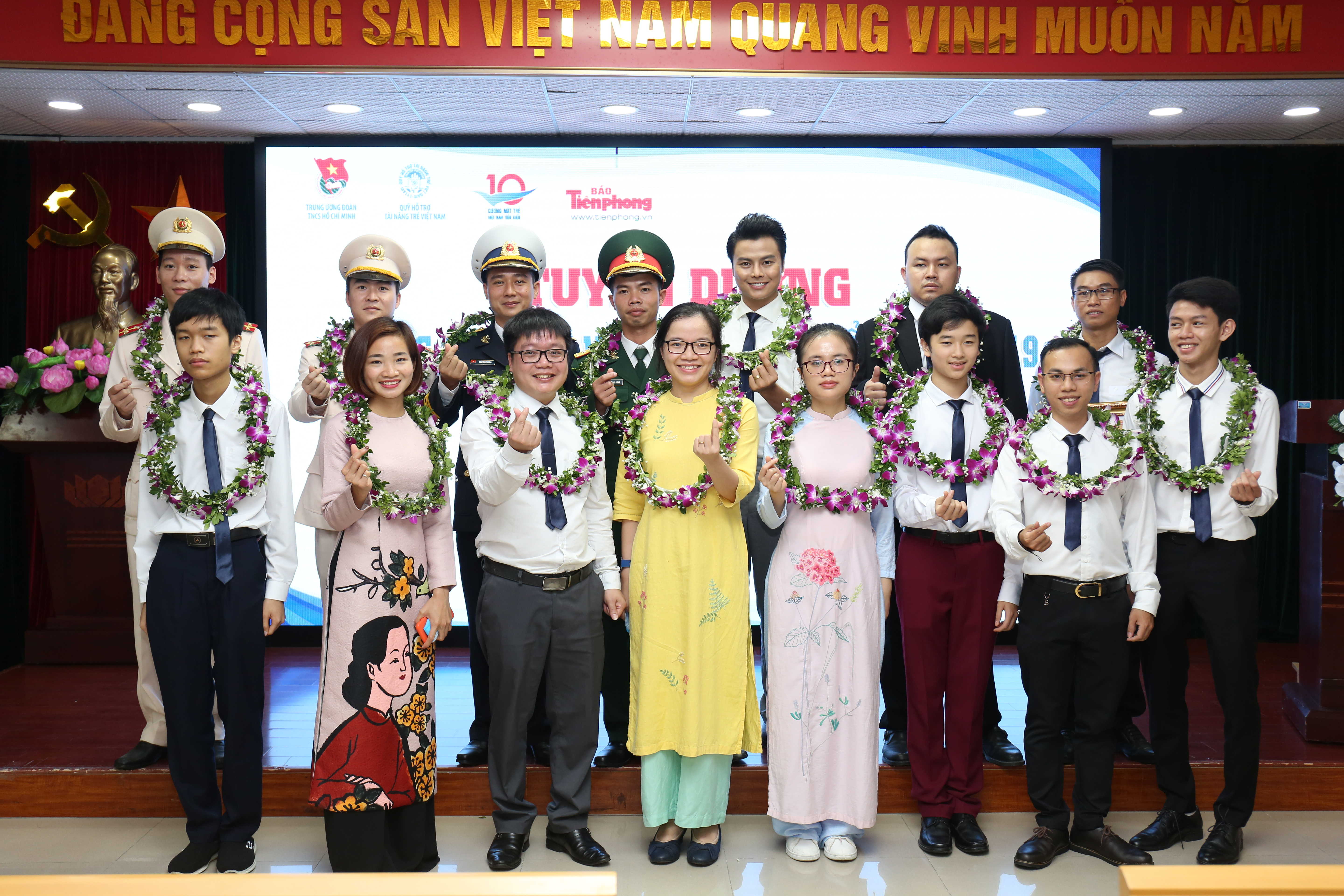Vietnam premia a los jóvenes más destacados en 2019