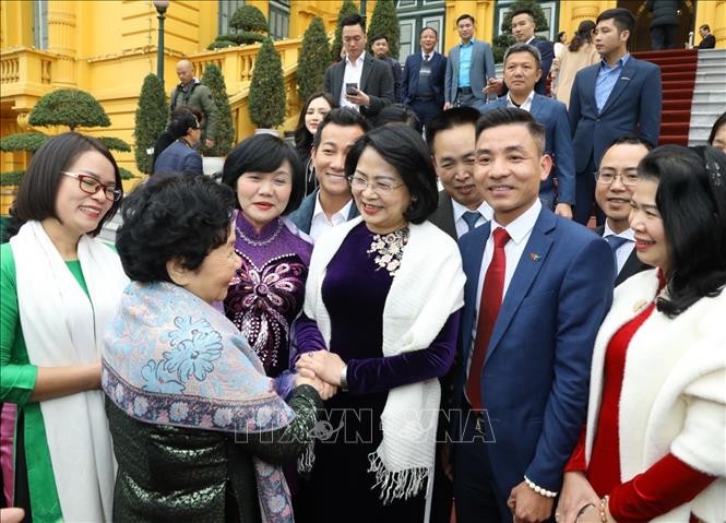Vicepresidenta de Vietnam se reúne con benefactores con actividades caritativas para niños