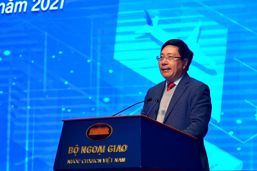 Revisan trabajos del cuerpo de diplomacia de Vietnam