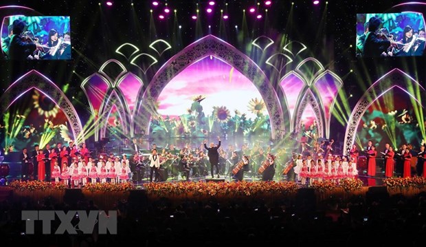 Programa virtual “Primavera en la tierra natal” para los vietnamitas en el extranjero