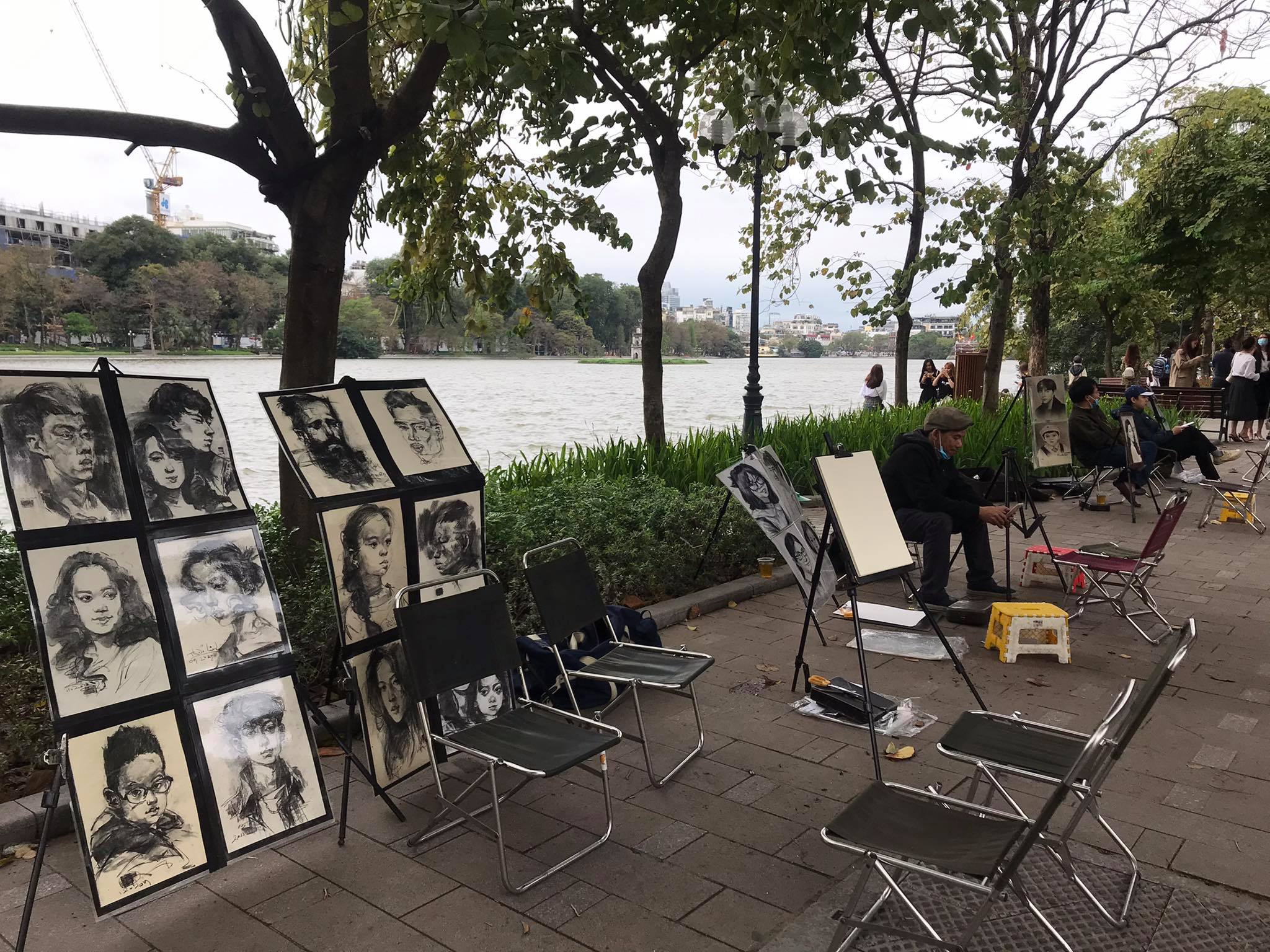 Retratistas de Hoan Kiem: un oficio con tradición y atractivo turístico