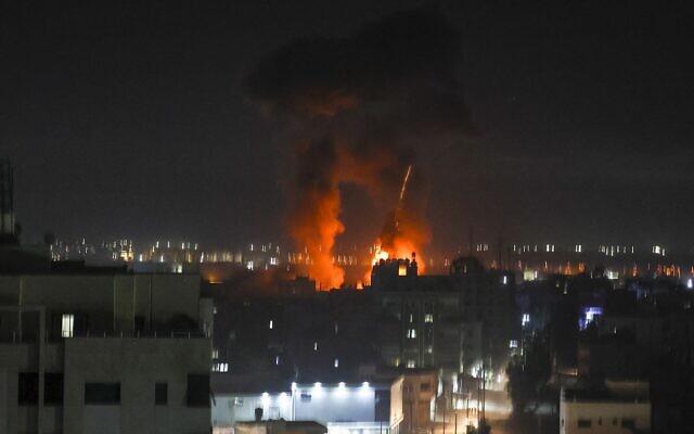 Israel bombardea instalaciones militares en Gaza