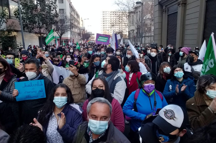 Celebran primera sesión de la Convención Constitucional de Chile para redactar la nueva Carta Magna