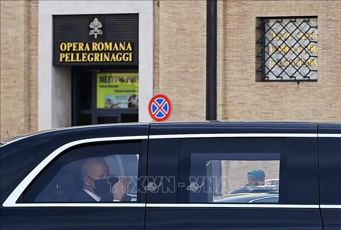 Presidente de Estados Unidos sostiene una charla con el papa Francisco