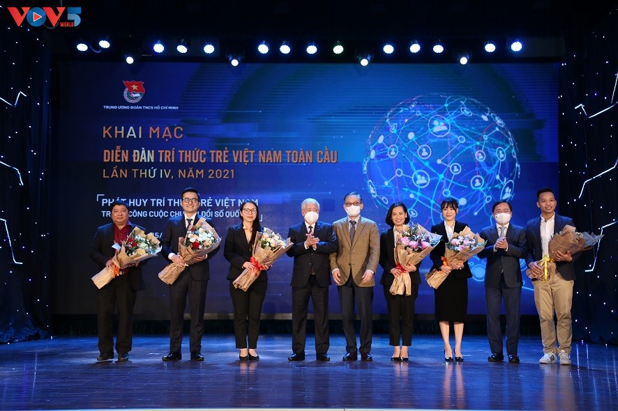 Promueven papel de jóvenes intelectuales vietnamitas en la transformación digital nacional
