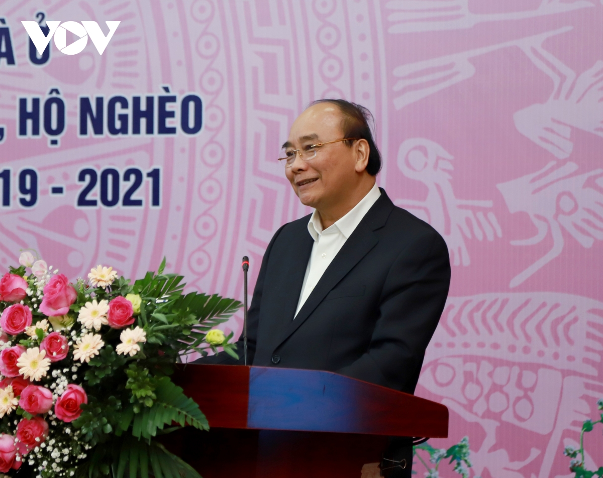 Presidente de Vietnam urge a promover el apoyo de viviendas para personas pobres y con méritos revolucionarios