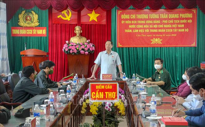 Prosigue la reparticion de regalos de Tet en localidades vietnamitas