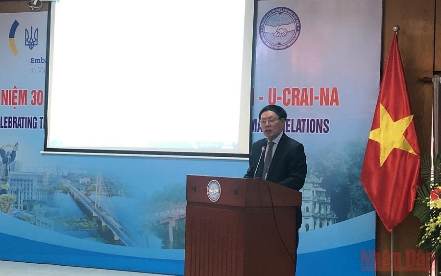 Celebración del 30 aniversario del establecimiento de relaciones diplomáticas entre Vietnam y Ucrania