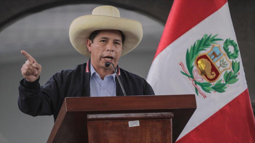 El presidente de Perú denuncia intento de golpe y pide activar Carta Democrática de OEA