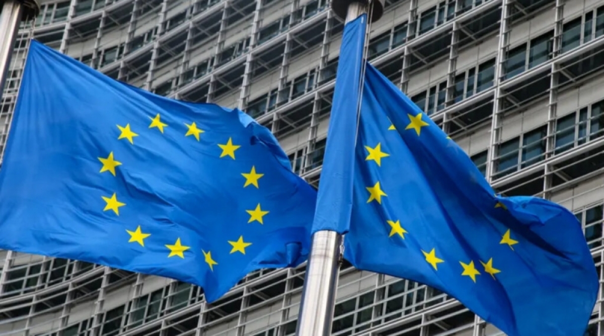 Países europeos expulsan a decenas de diplomáticos rusos