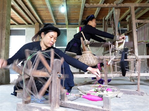 Localidades vietnamitas​ preserva​n y ​promueven la identidad cultural asociada con el desarrollo turístico