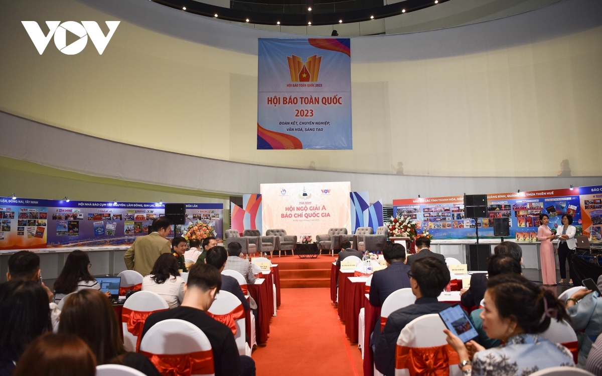 Celebran programa de intercambio entre ganadores del Premio A del Festival Nacional de Prensa