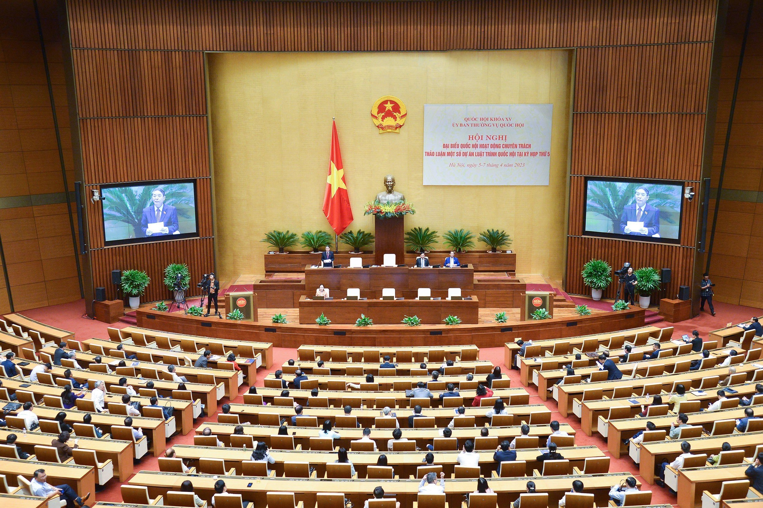 Piden mejorar condiciones de vida de población desplazada debido a la adquisición de tierras