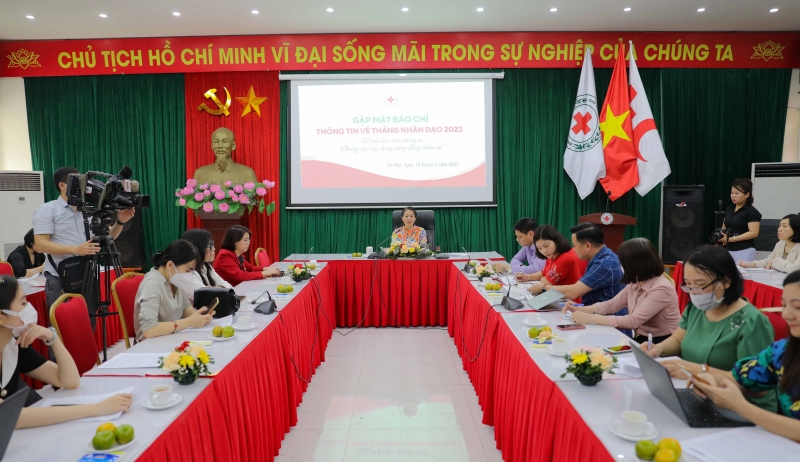 Vietnam fija meta de apoyar 100 mil necesitados durante el Mes de Acción Humanitaria 2023