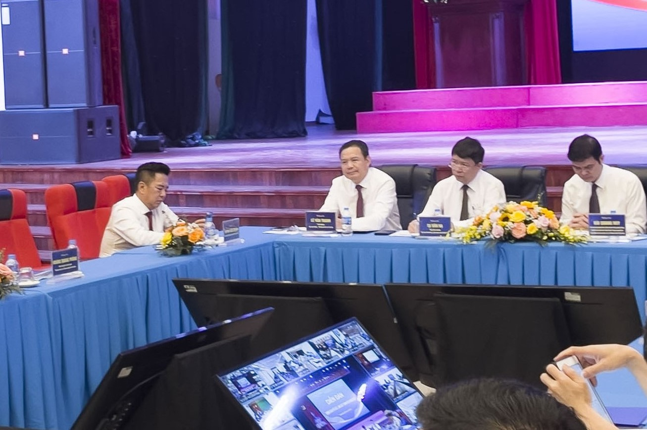 Celebran Foro sobre política de empleo para jóvenes