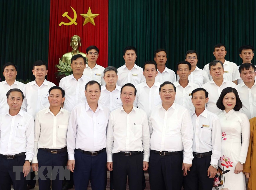 Presidente de Vietnam visita modelo de renovación rural en Nam Dinh