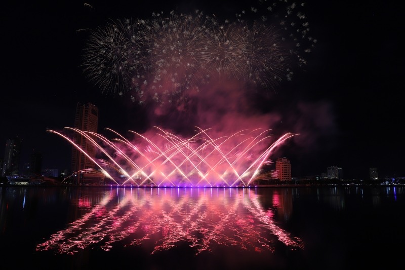 Festival Internacional de Fuegos Artificiales de Da Nang 2023: Dos equipos de Australia e Italia compiten
