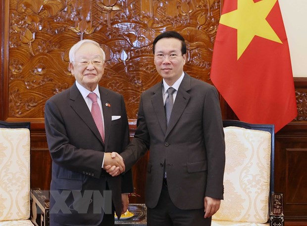 Presidente de Vietnam recibe al jefe de Federación de Empresas de Corea del Sur